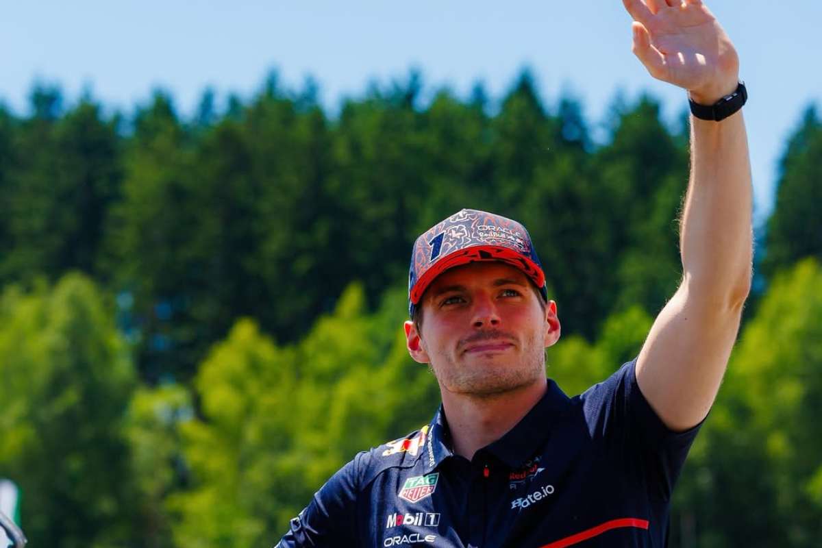 Max Verstappen e Mercedes